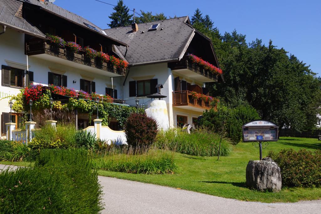 Landgasthof Trattnig Hotel Schiefling am See Buitenkant foto