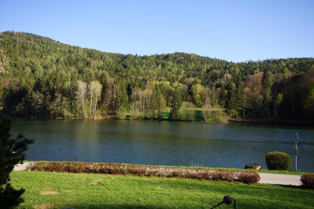 Landgasthof Trattnig Hotel Schiefling am See Buitenkant foto